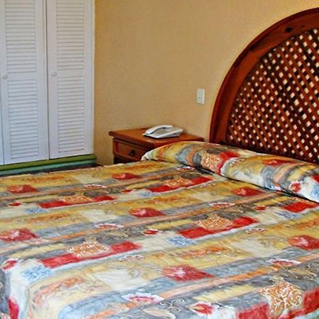 Hotel And Club Aladinos Акапулко Екстериор снимка